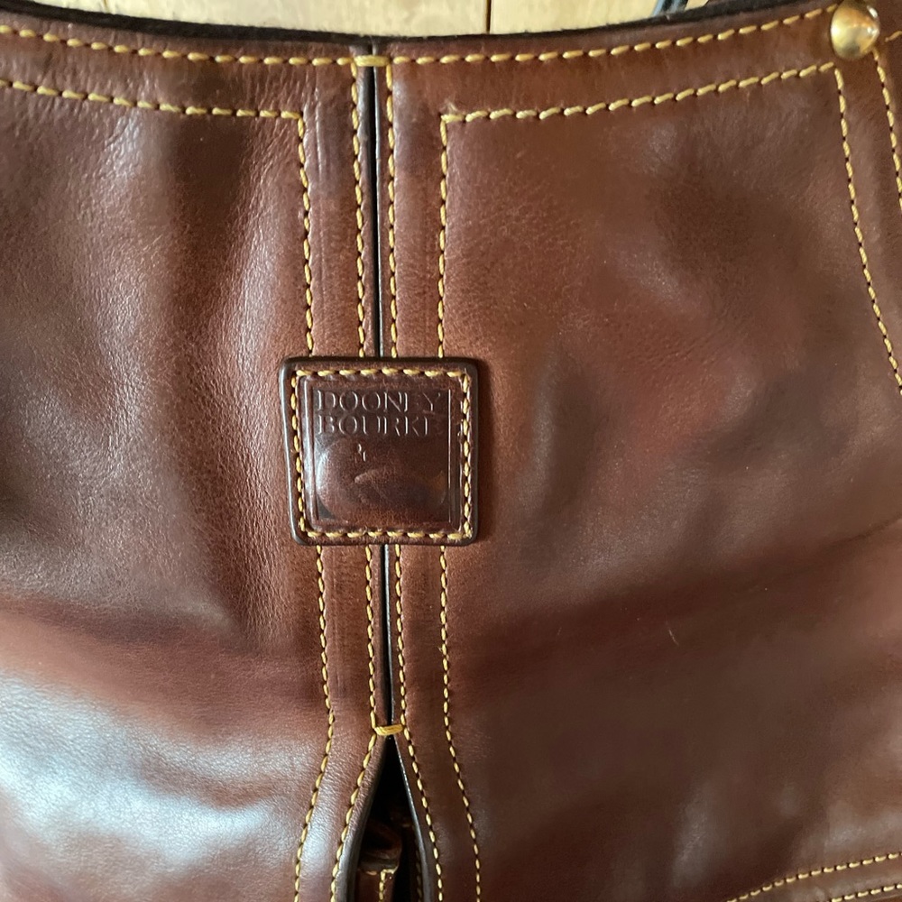Dooney & Bourke shoulder bag